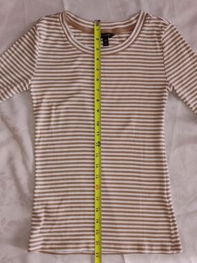 Banana Republic White and Tan Striped Short Sleeve Tee